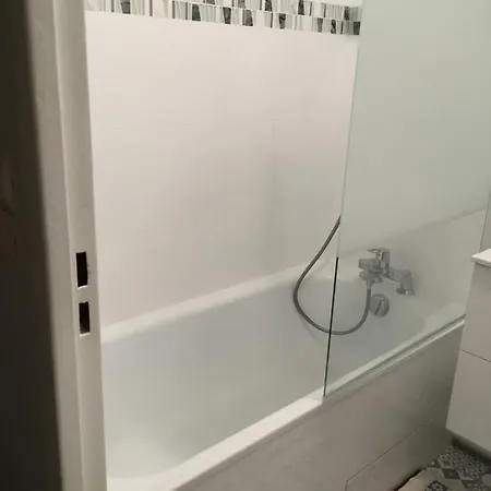 Porte Des Lilas Apartment *